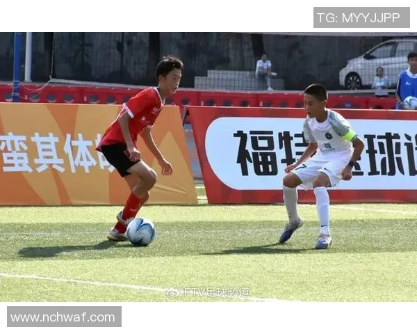 聚焦足球球星帽子文化探索时尚与绿茵激情完美融合